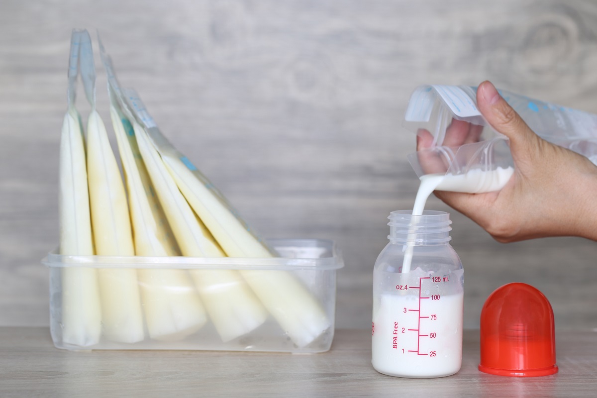 Uskladňovanie, zamrazenie a následne využitie odsatého materského mlieka